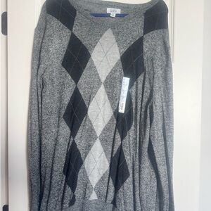 Kohl's Gray and Black Argyle Crewneck Sweater